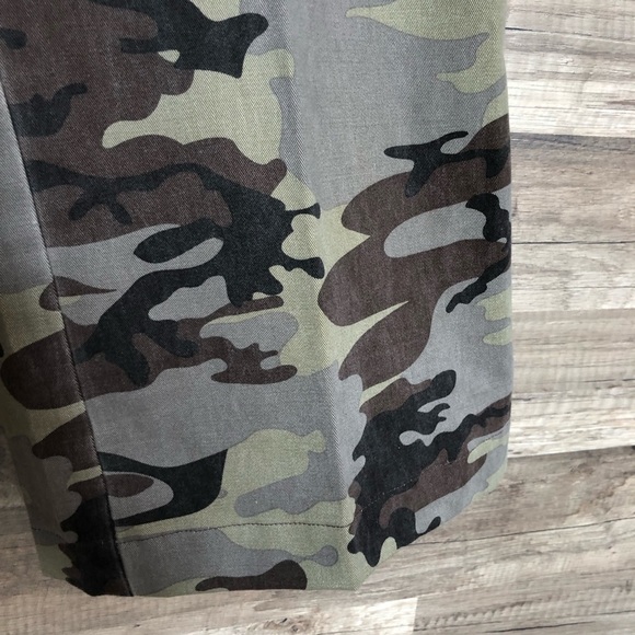 Nevada Cropped Flare Camouflage Pants Size 12 - Picture 6 of 12